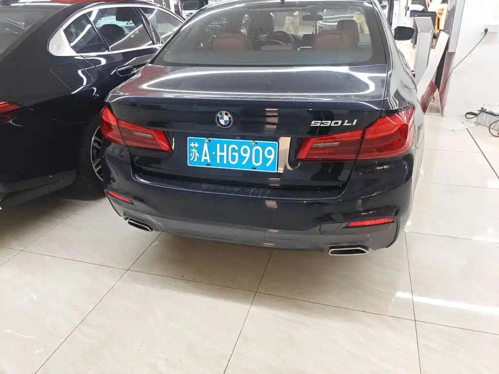 BMW 5 Series — миниатюра 4