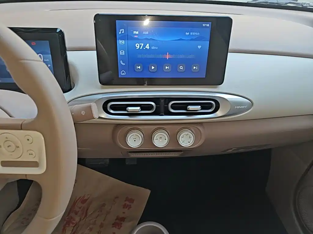 Wuling MINIEV — миниатюра 13