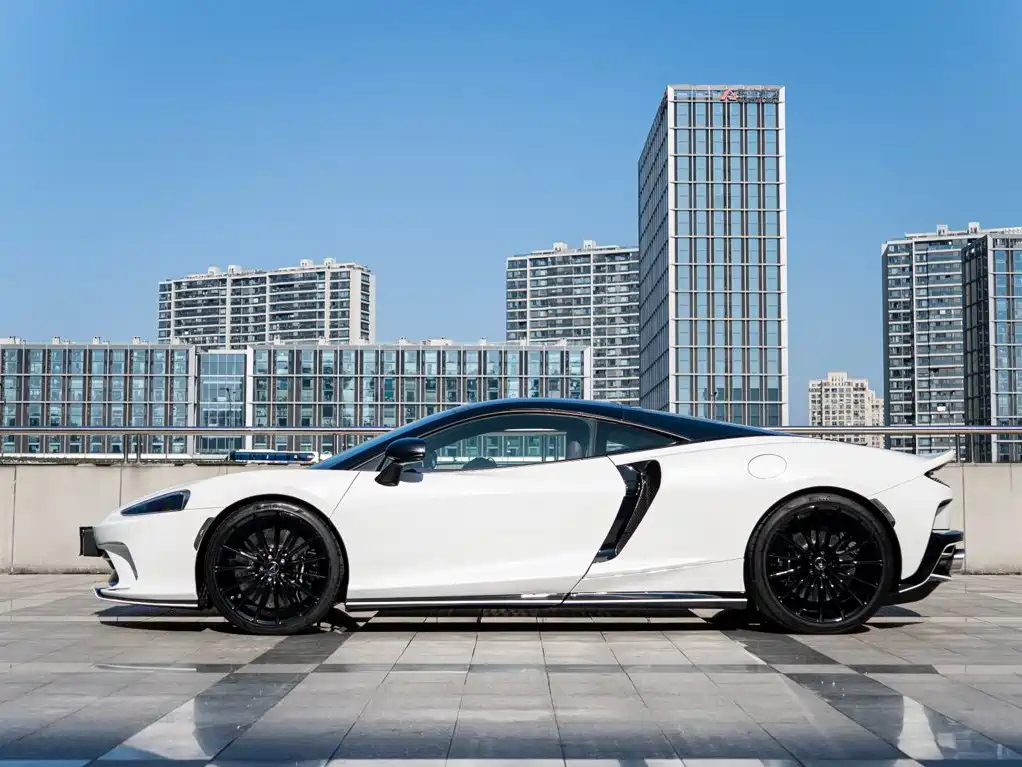 McLaren GT — миниатюра 5