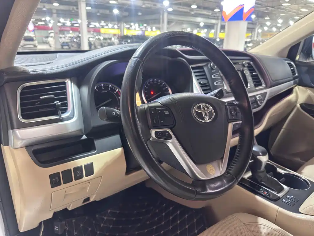 Toyota Highlander — миниатюра 12