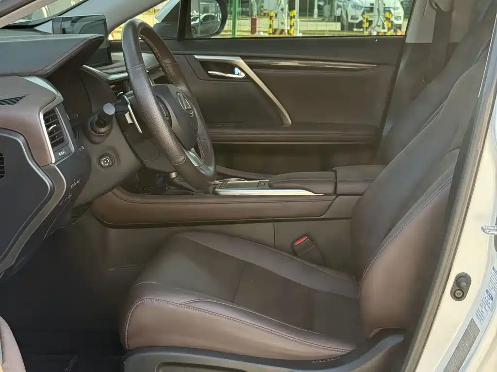 Lexus RX — миниатюра 26