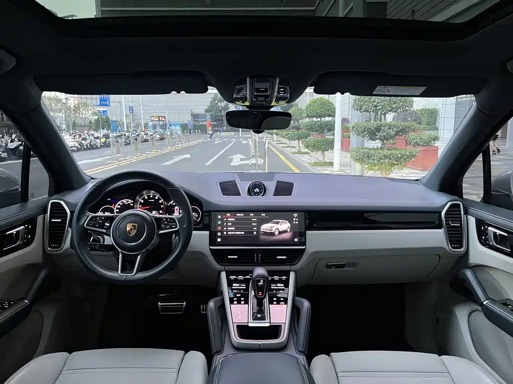 PORSCHE CAYENNE