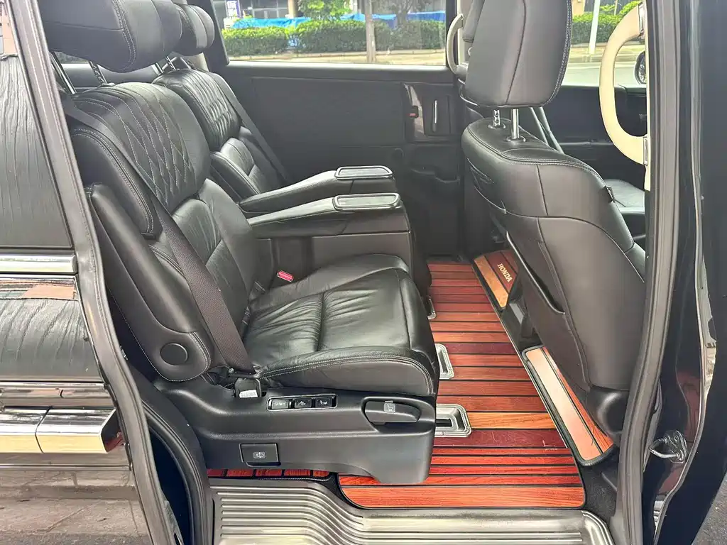 Honda Elysion — миниатюра 5