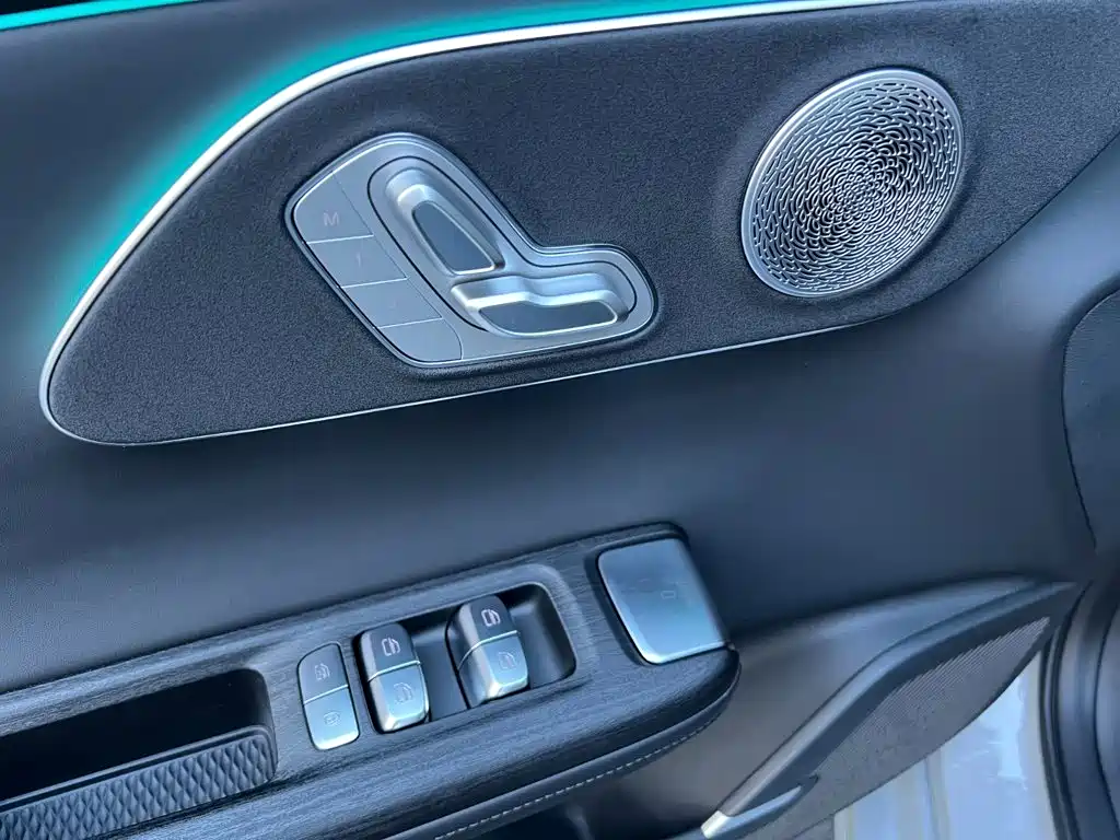 Заказать Fulwin Fengyun A8L 2026 года за 1 900 694 ₽  из Китая