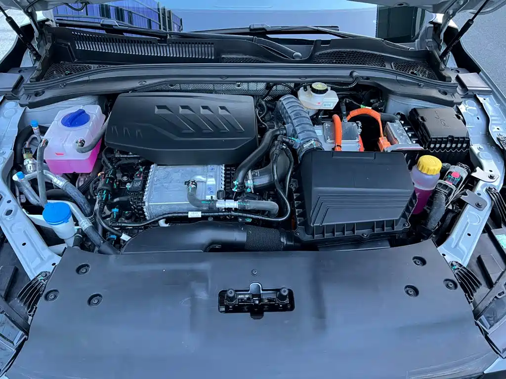 Заказать Fulwin Fengyun A8L 2026 года за 1 900 694 ₽  из Китая