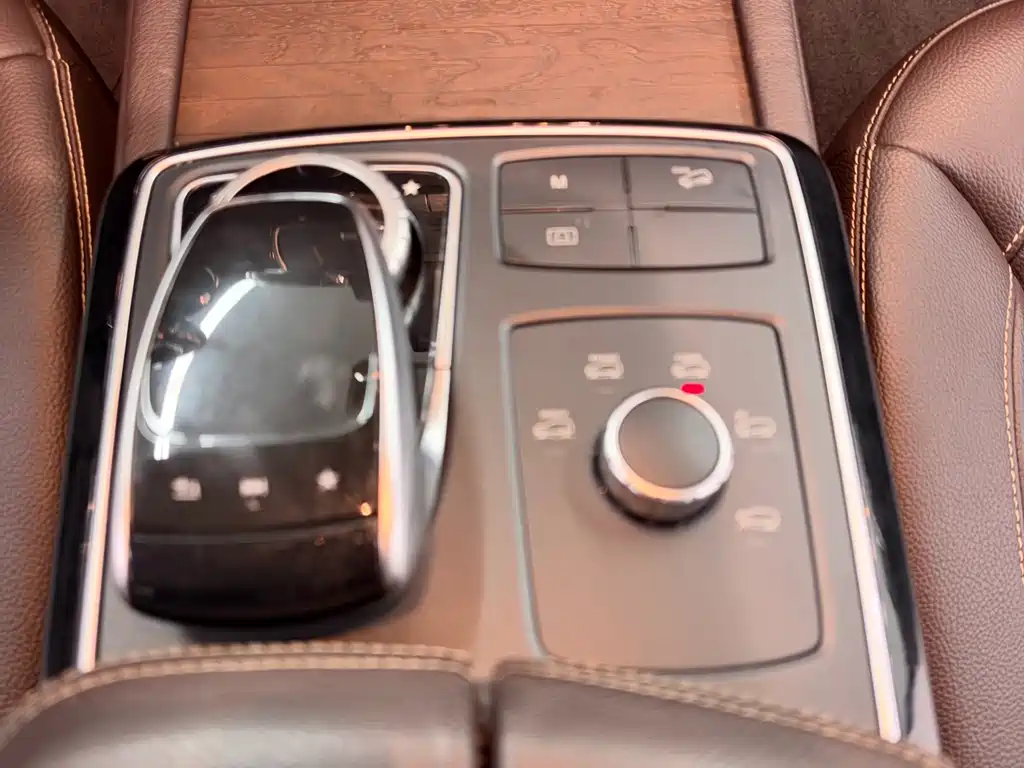 Mercedes-Benz GLE (Import) — миниатюра 12