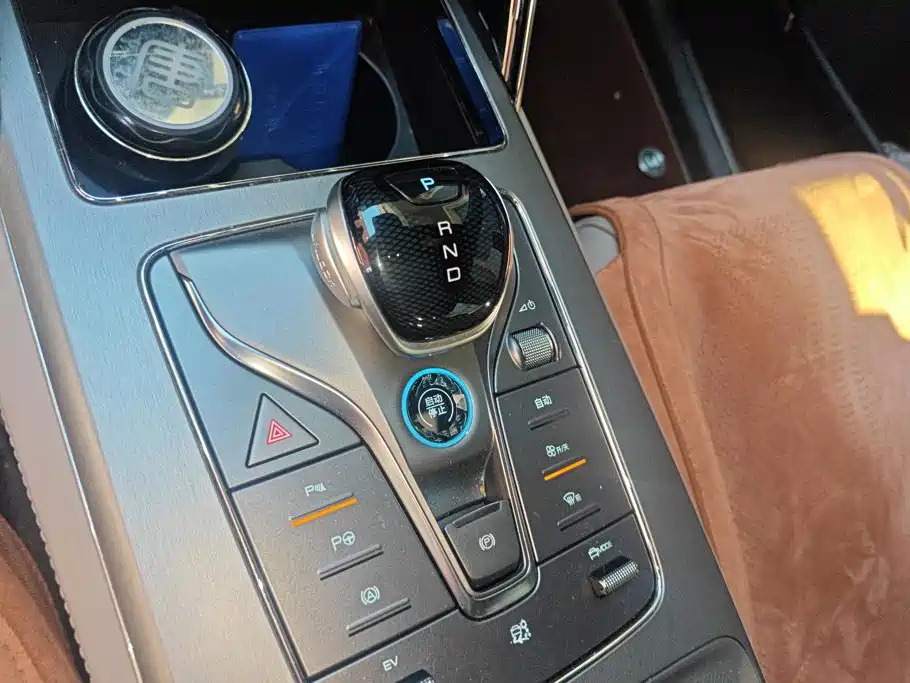 BYD Tang New Energy — миниатюра 16