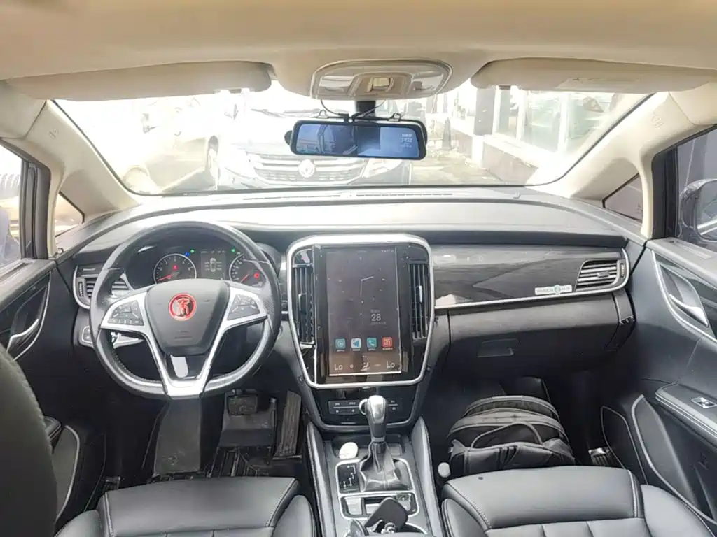 BYD MAX — миниатюра 10