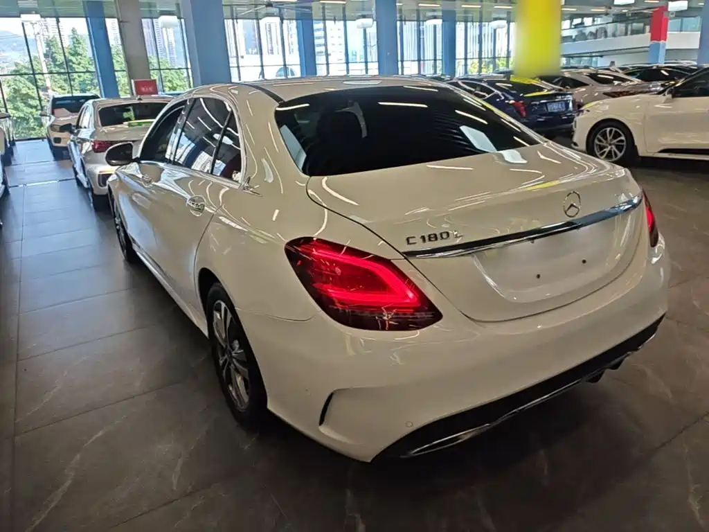 Mercedes-Benz C-Class — миниатюра 5