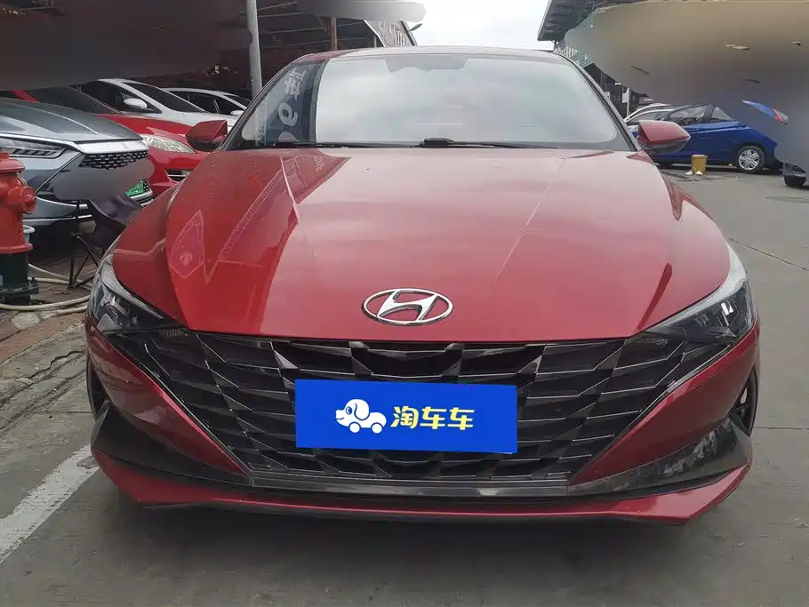 HYUNDAI ELANTRA