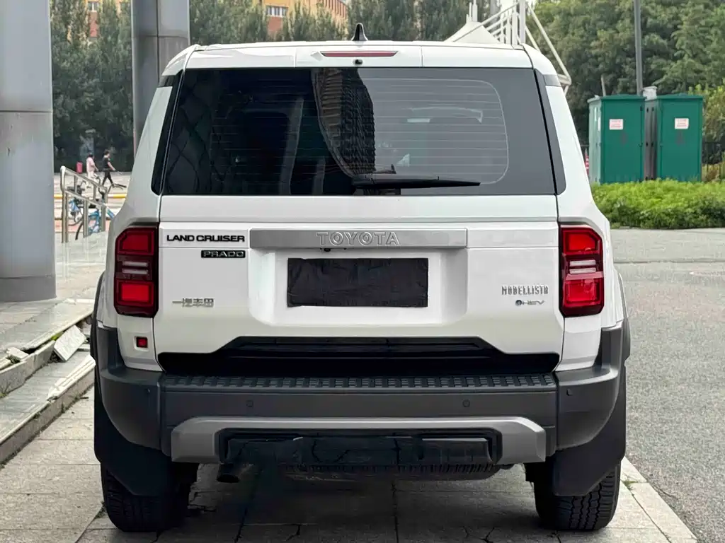 Toyota Land Cruiser Prado 2024 2.4T TX 5 мест