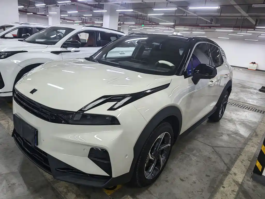 Купить Lynk & Co 06