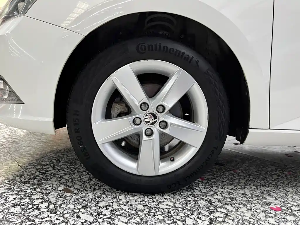 Skoda Fabia — миниатюра 15