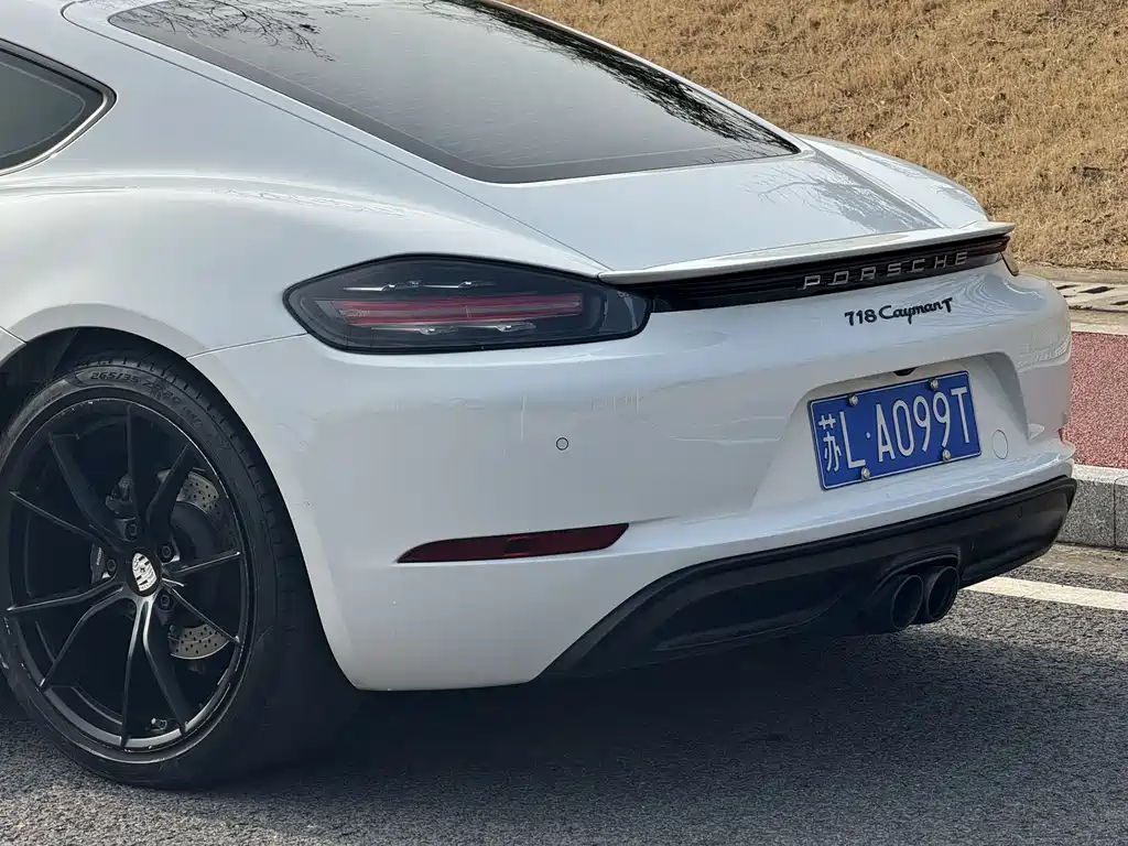 PORSCHE 718