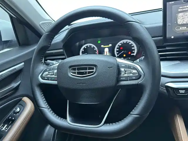 Geely Vision X6 — миниатюра 11