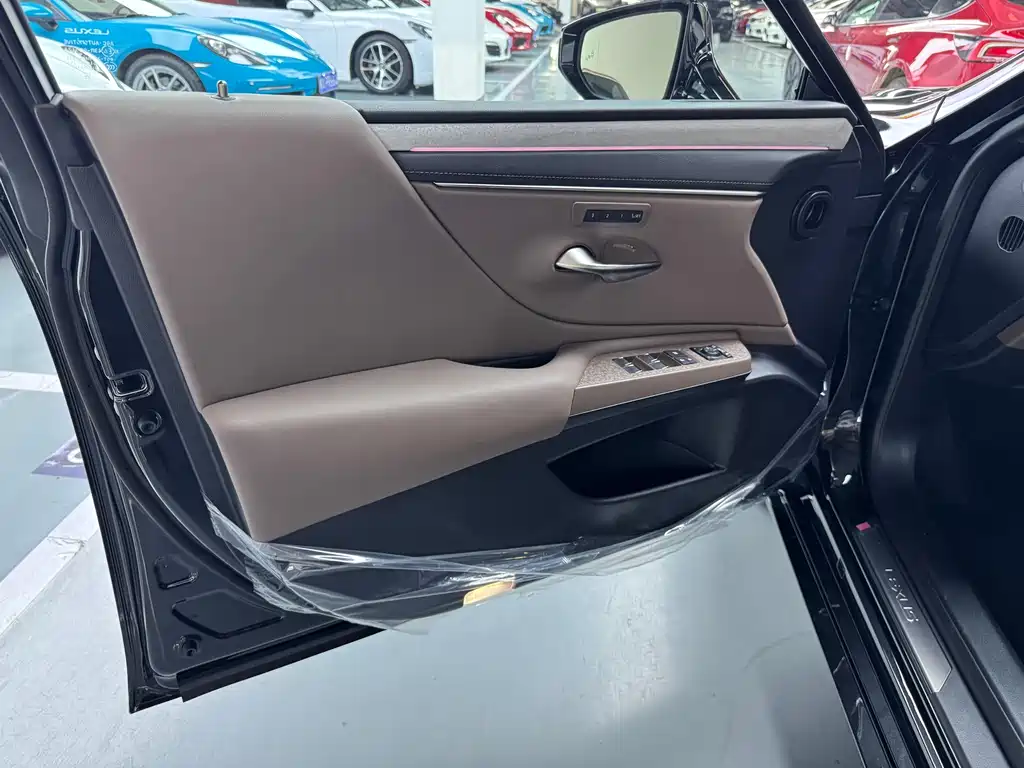 Lexus ES 2025 200 Premium