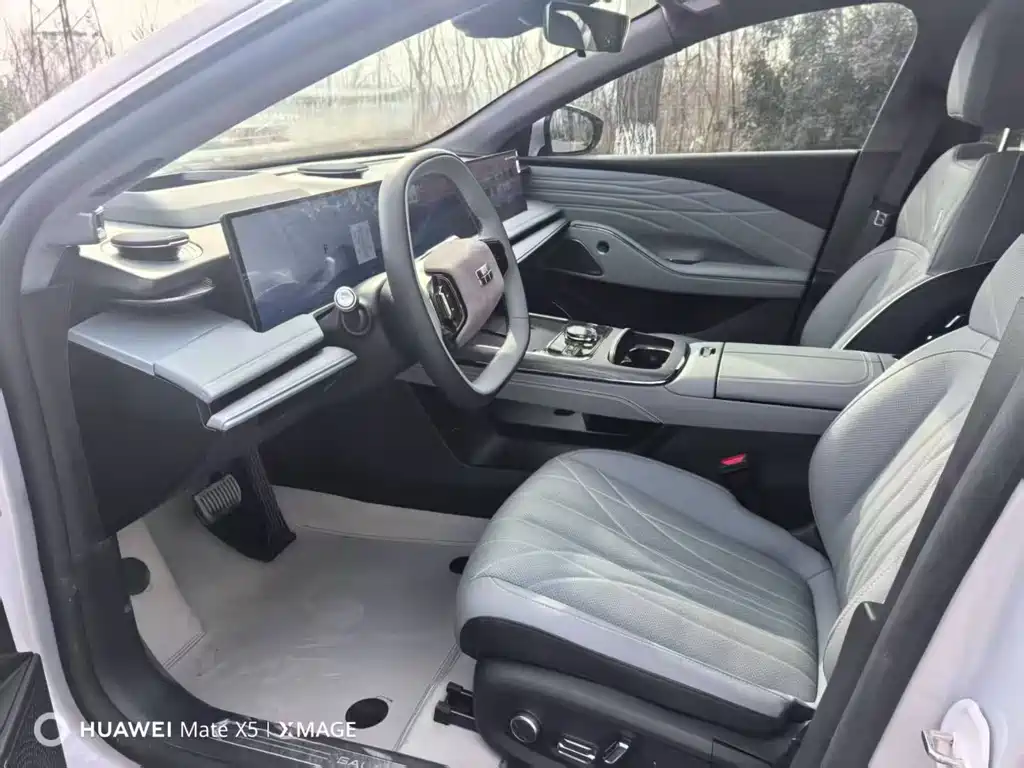 GEELY GALAXY GALAXY E8