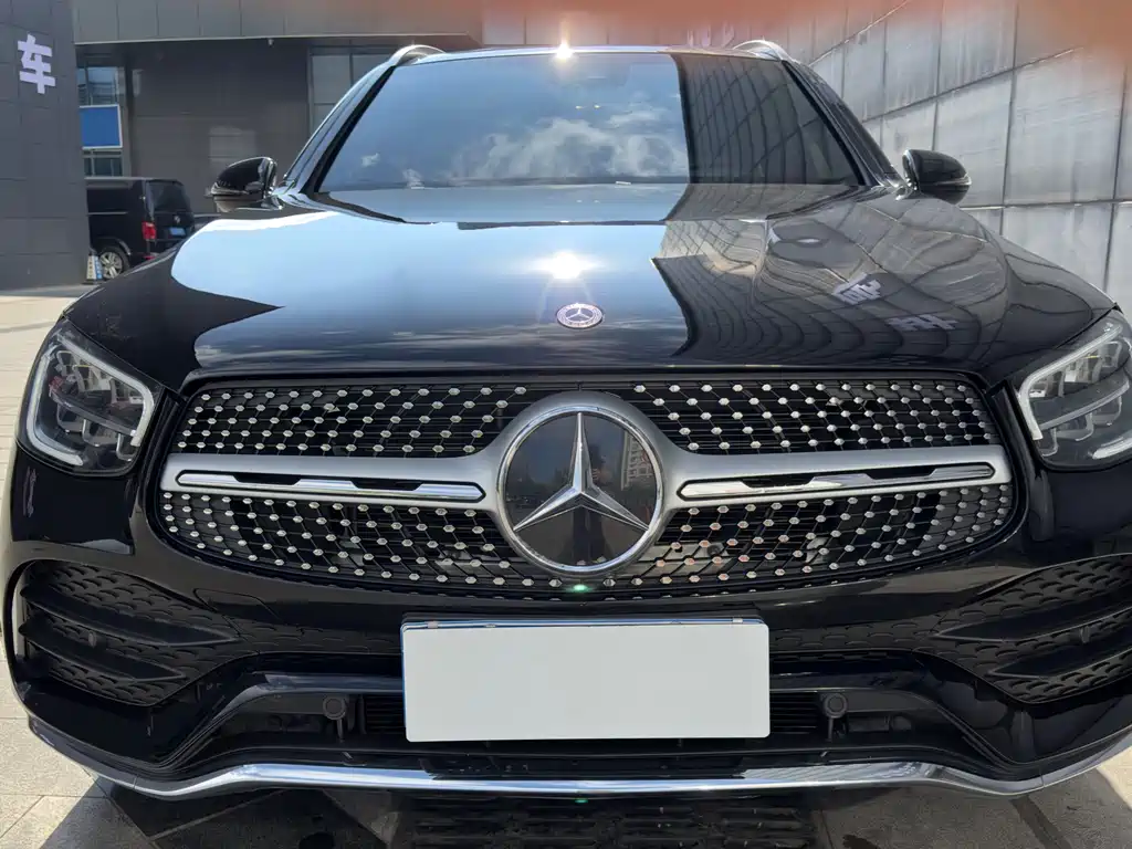 MERCEDES-BENZ GLC