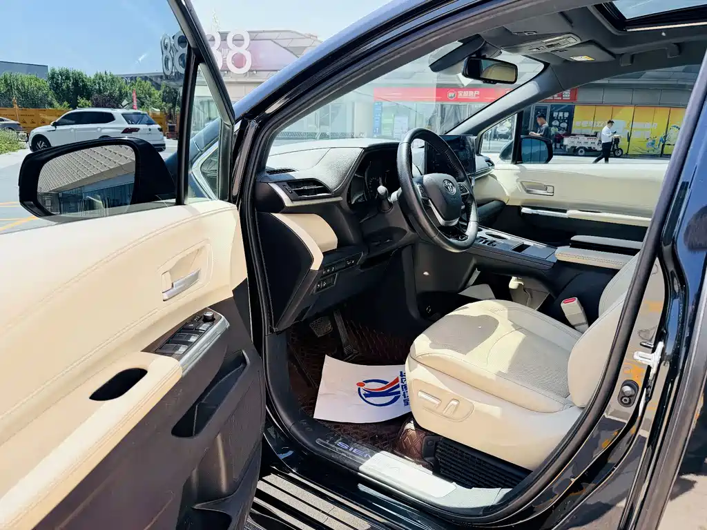 Toyota Sienna 2021 2.5L Luxury