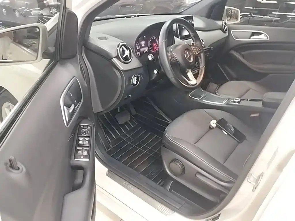 Mercedes-Benz B-Class — миниатюра 16