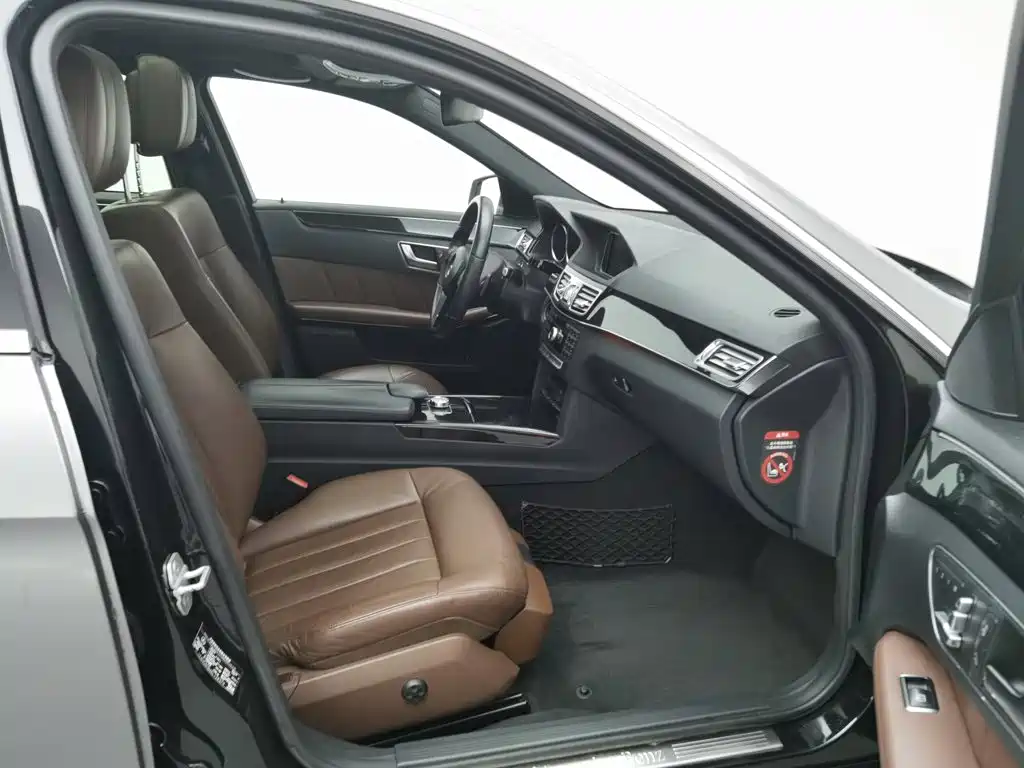 Mercedes-Benz E-Class — миниатюра 23