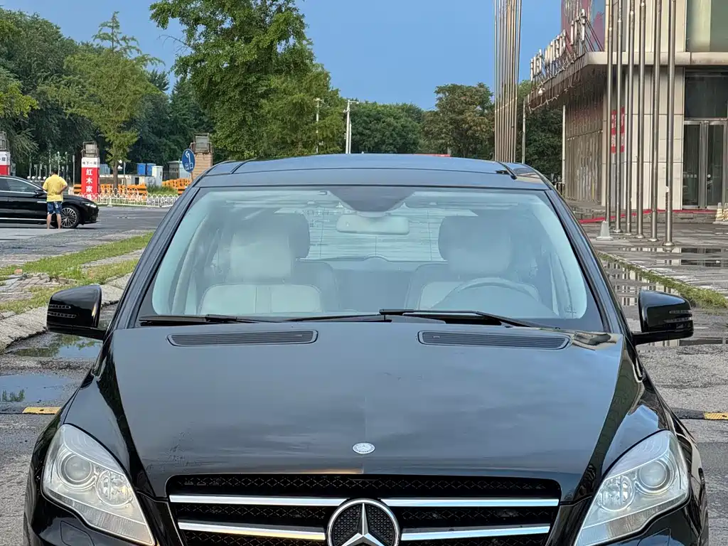 Mercedes-Benz R 2011 R 350 L 4MATIC