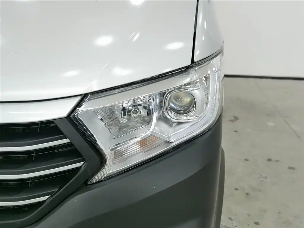 CHANGAN CROSS STAR V3