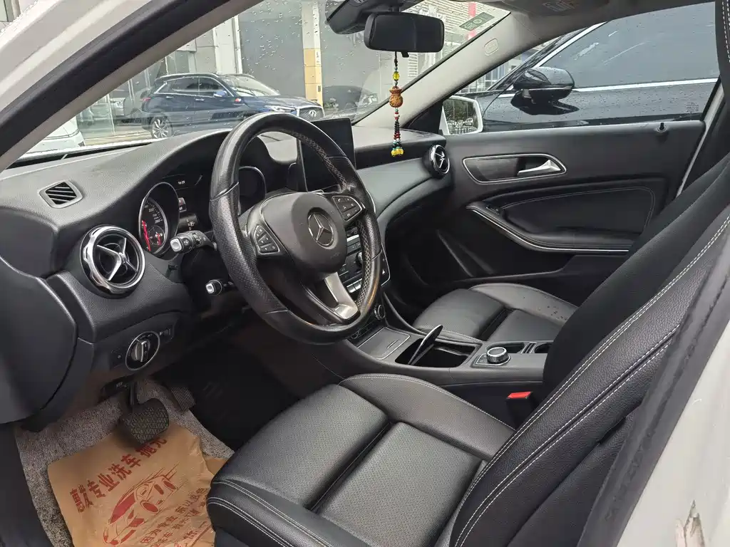 Mercedes-Benz GLA — миниатюра 7