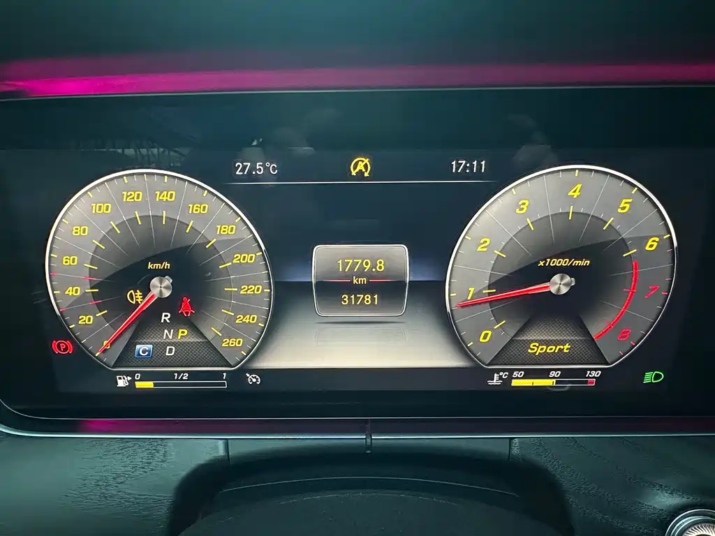 Mercedes-Benz E-Class (Import) — миниатюра 17
