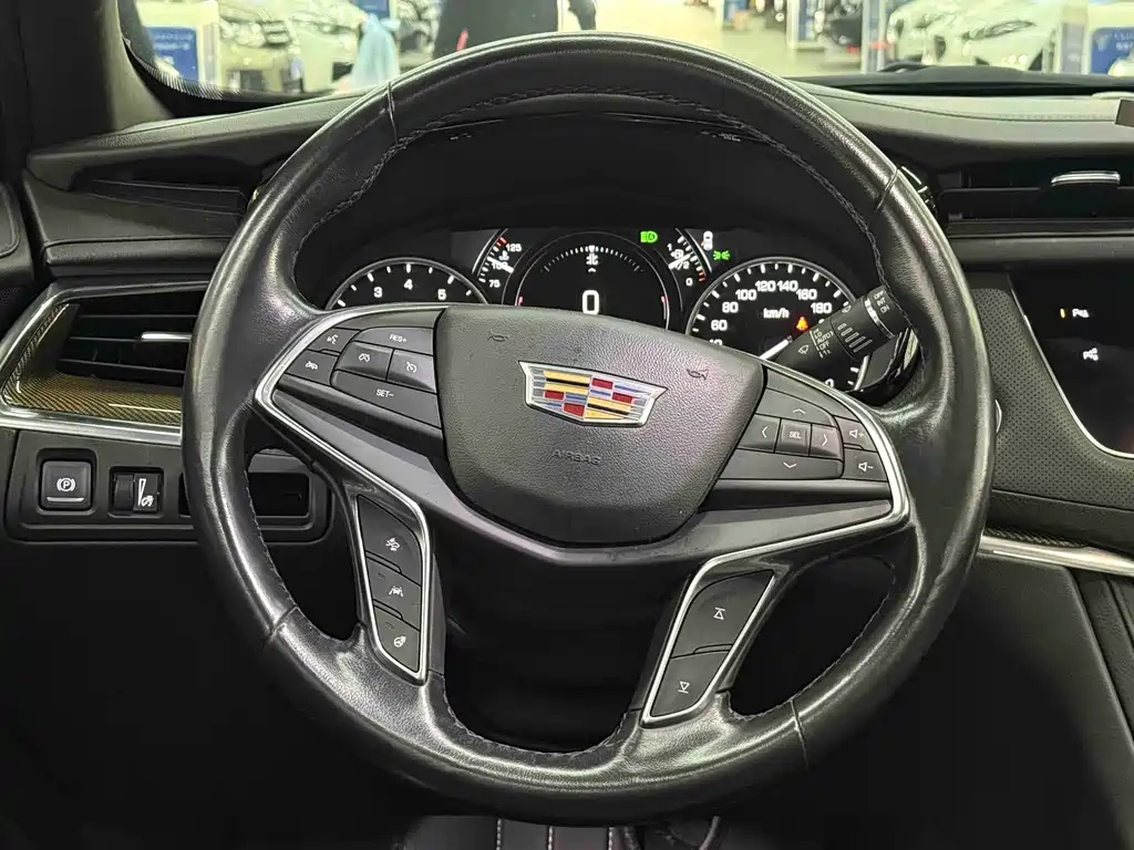 CADILLAC XT5