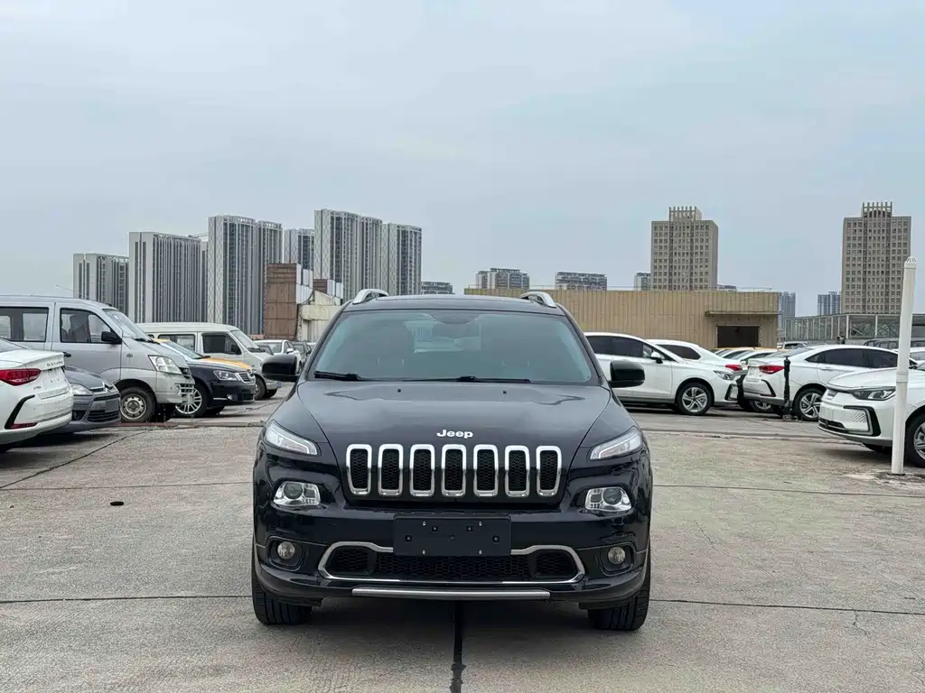 Jeep Cherokee — миниатюра 2
