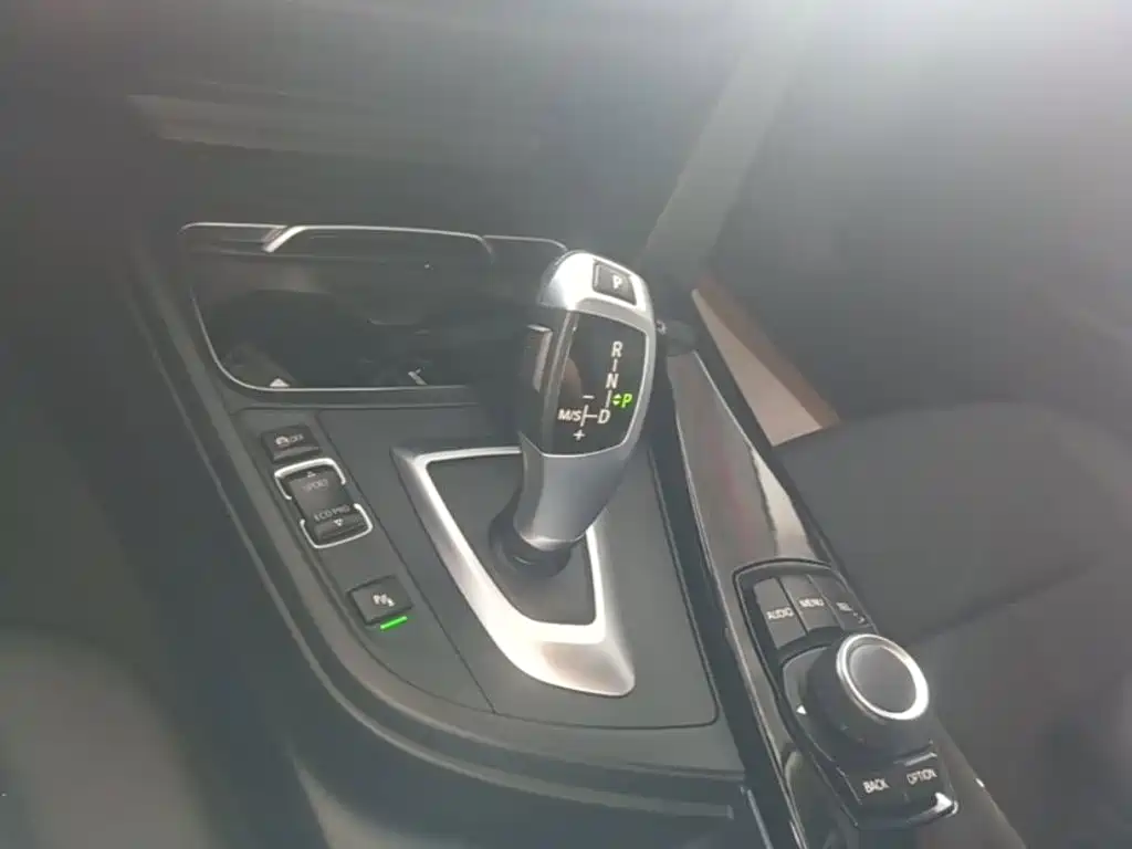 BMW 3 Series — миниатюра 14