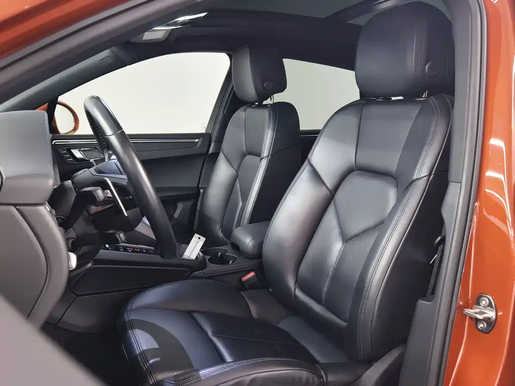 Porsche Macan — миниатюра 10