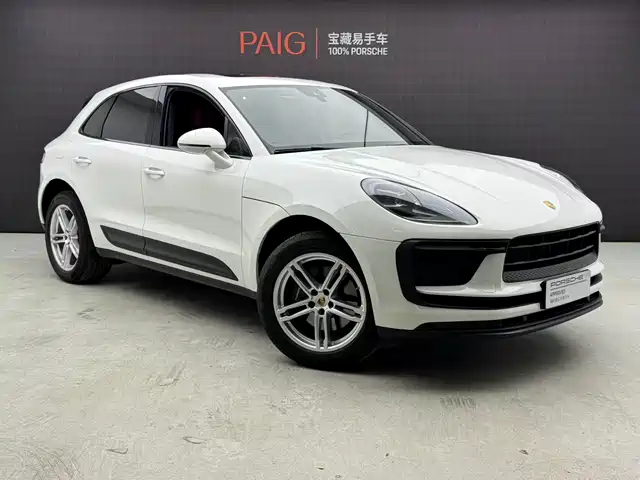 PORSCHE MACAN 2024