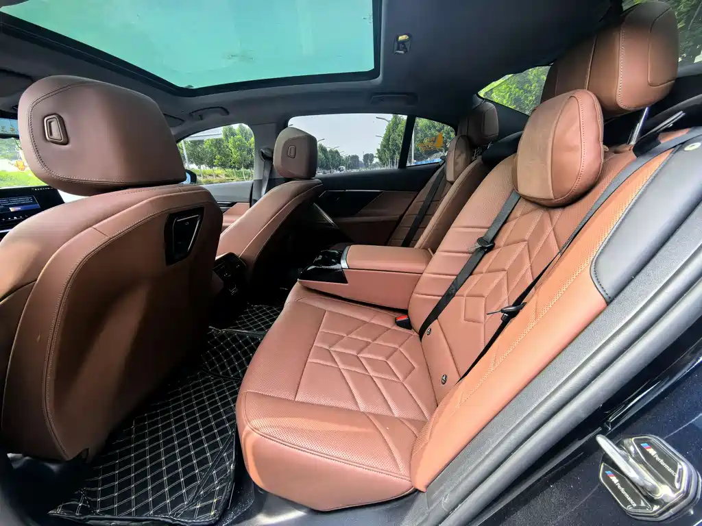 BMW i5 2025 eDrive 35L Luxury