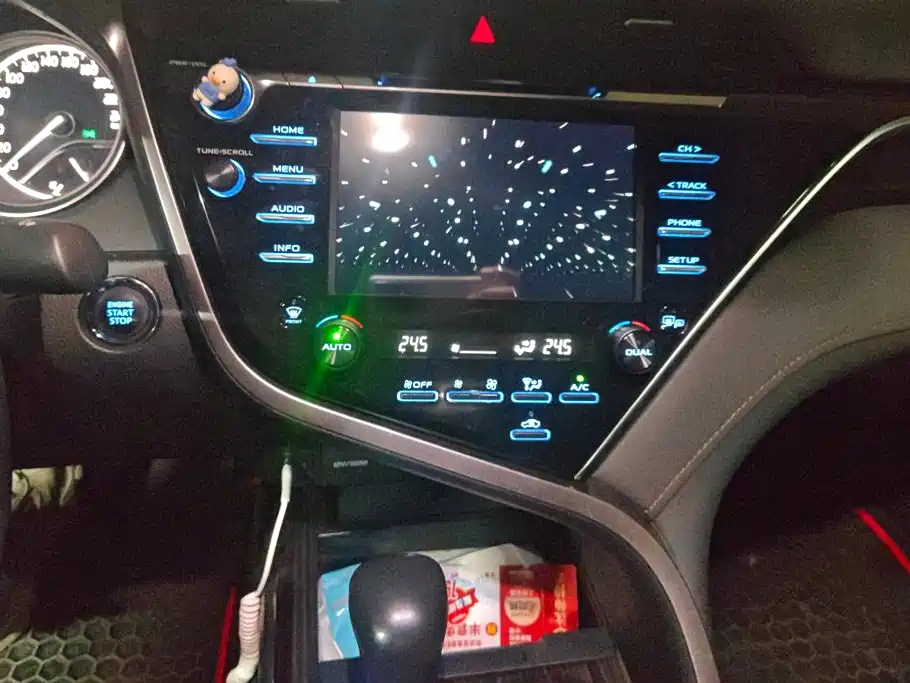 Toyota Camry — миниатюра 13