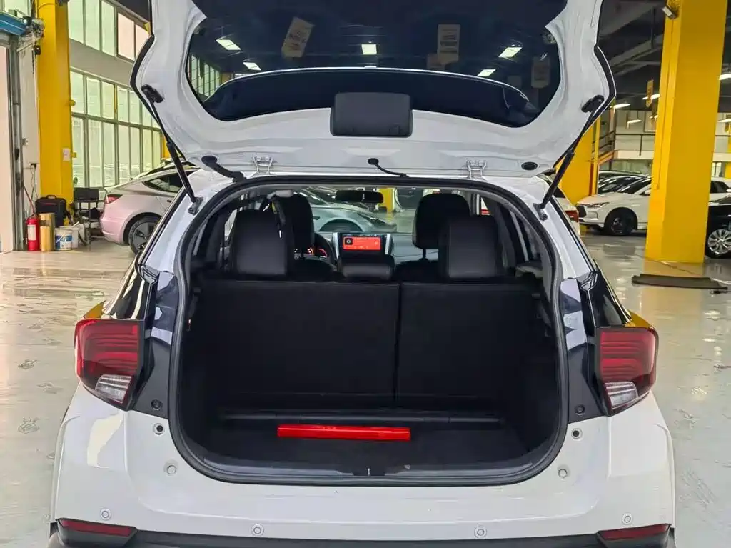 TOYOTA YARIS L ZHIXUAN