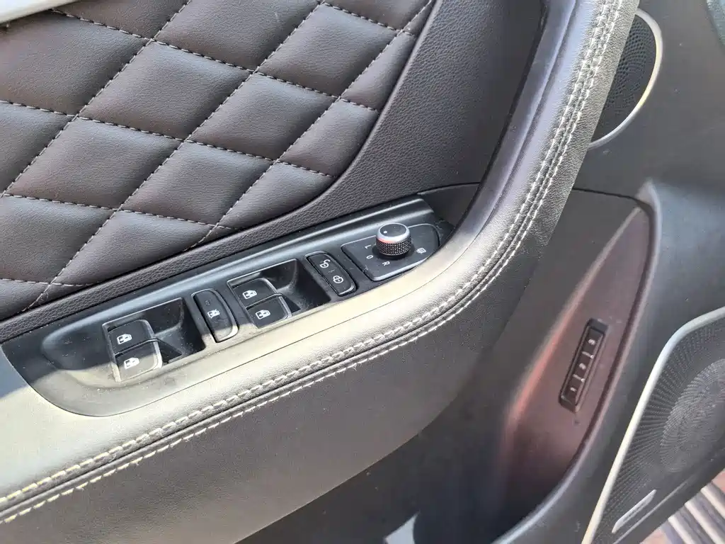 Hongqi Hongqi HS7 — миниатюра 11