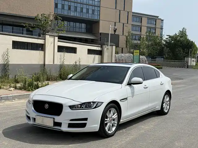 Jaguar XEL 2019 2.0 T 200 PS — фото 1