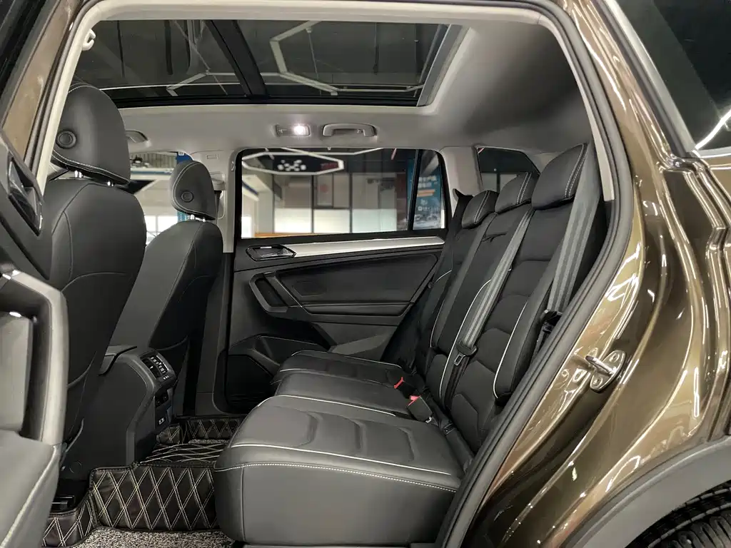 Volkswagen Tiguan L — миниатюра 11