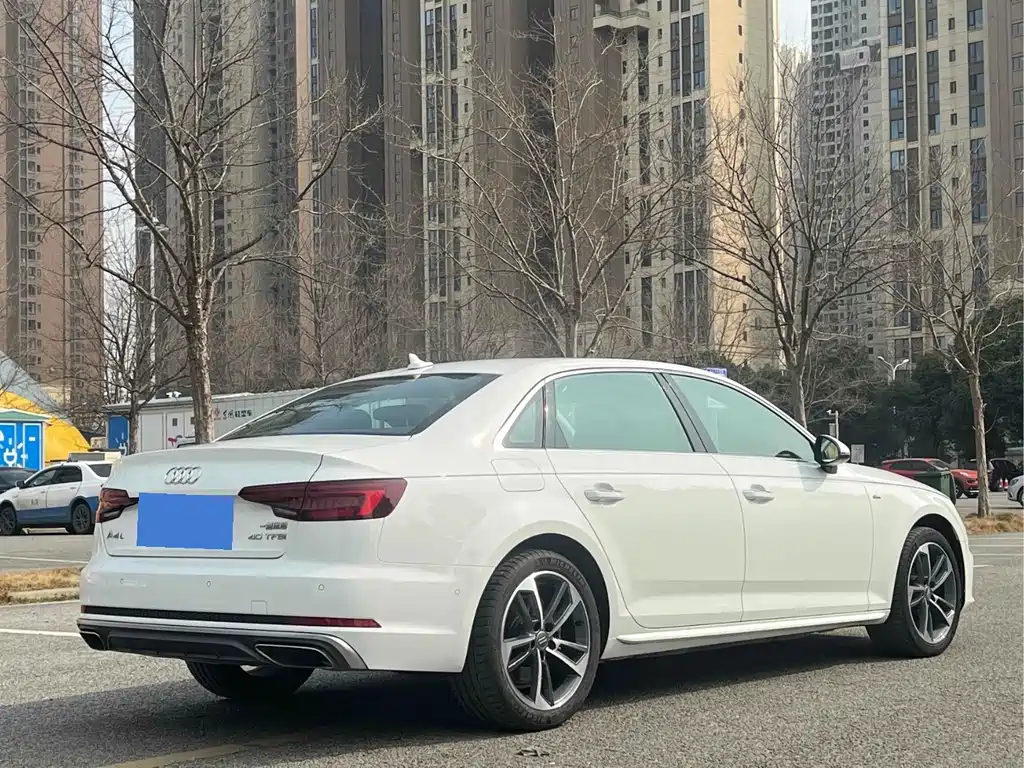 AUDI A4L