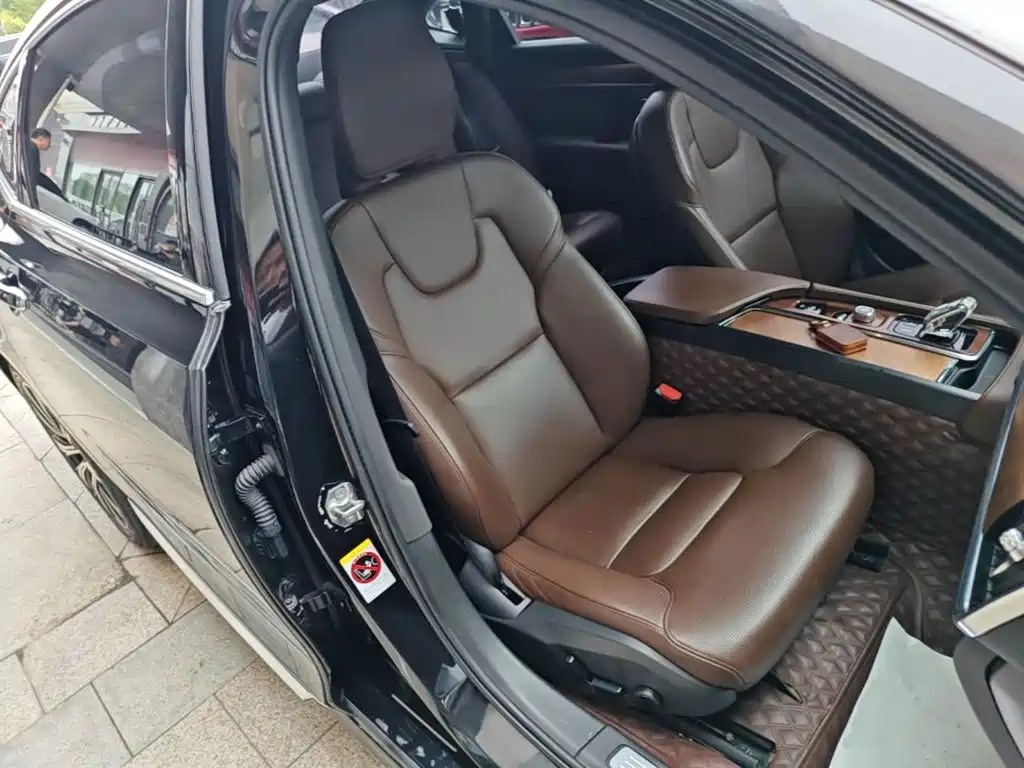 Volvo S90 — миниатюра 25