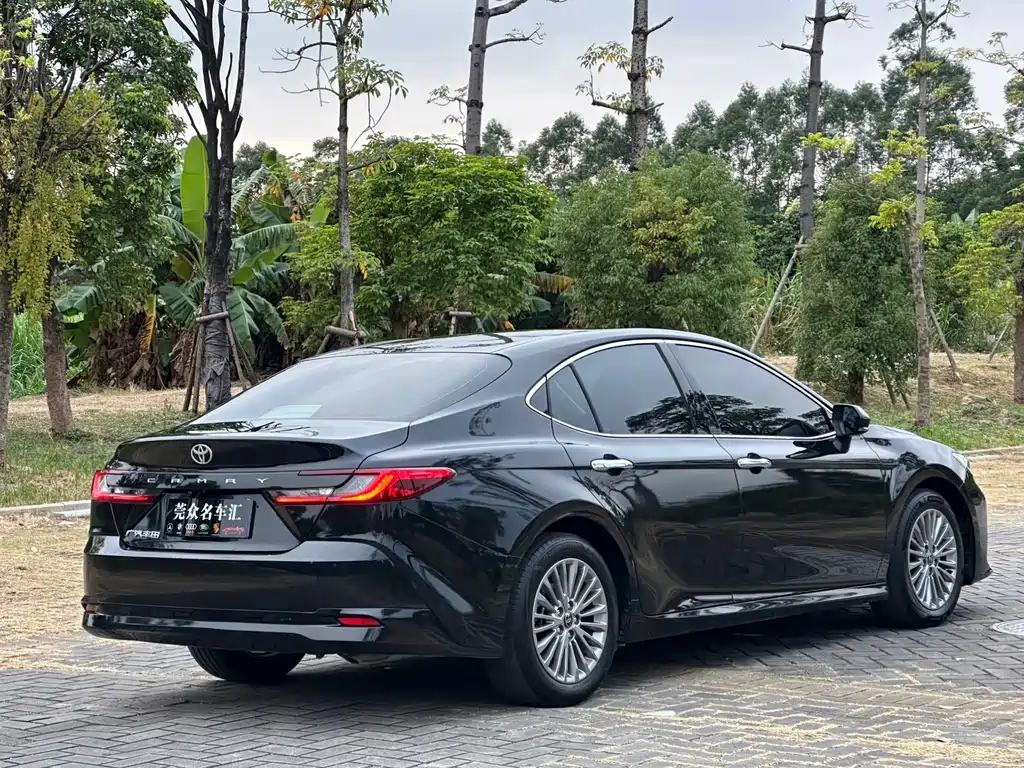 TOYOTA CAMRY