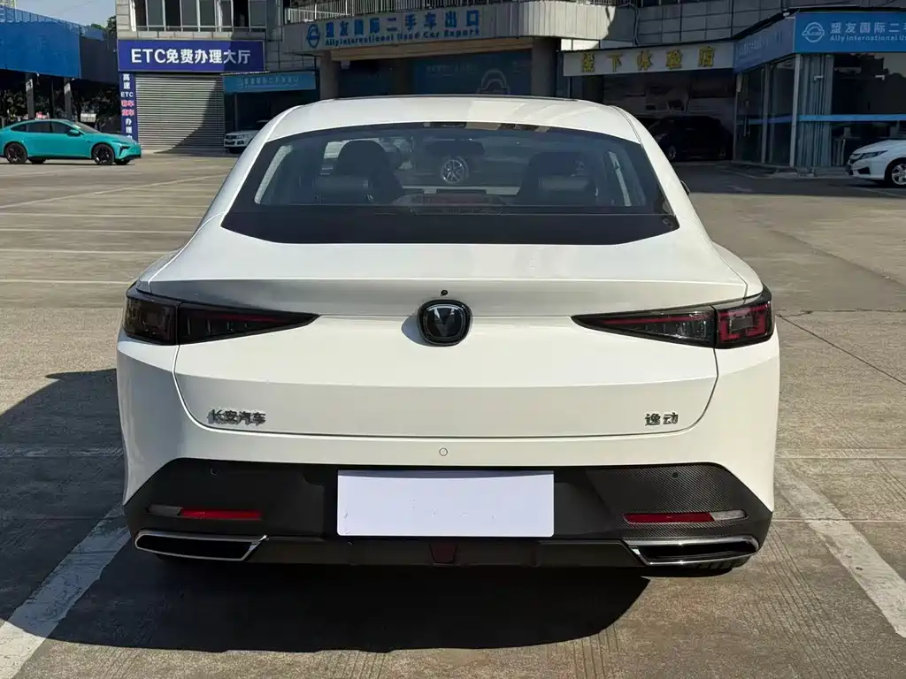 Changan Eado — миниатюра 8