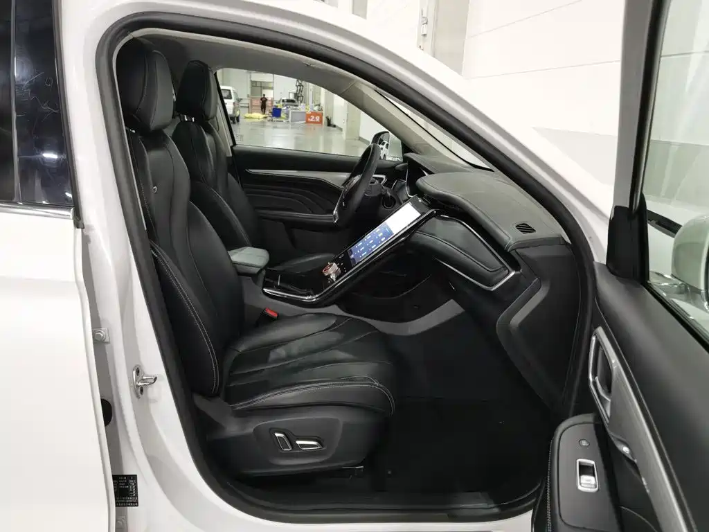 Roewe MARVEL X — миниатюра 23