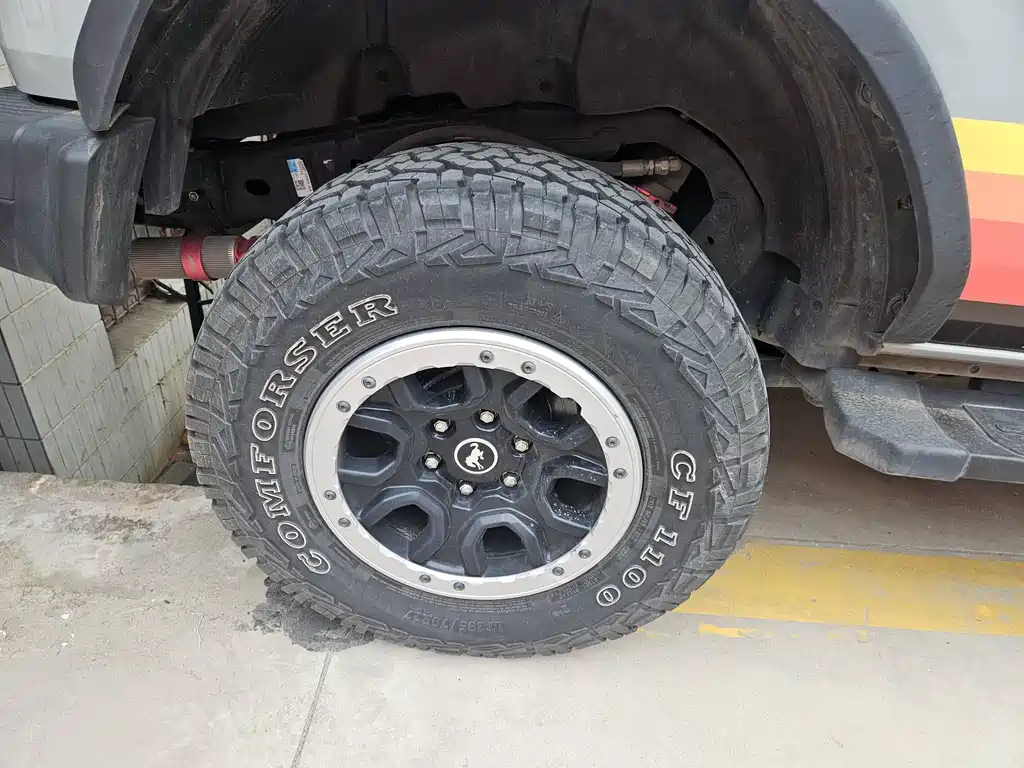 Ford Bronco — миниатюра 10