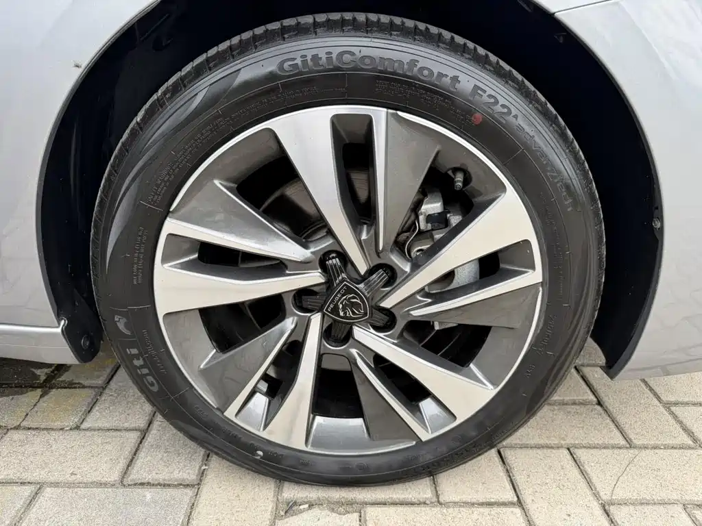 Peugeot 408 — миниатюра 28