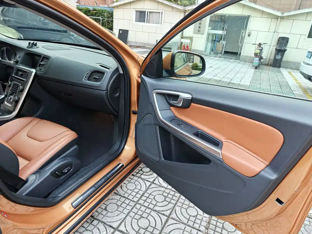 Volvo S60 — миниатюра 8