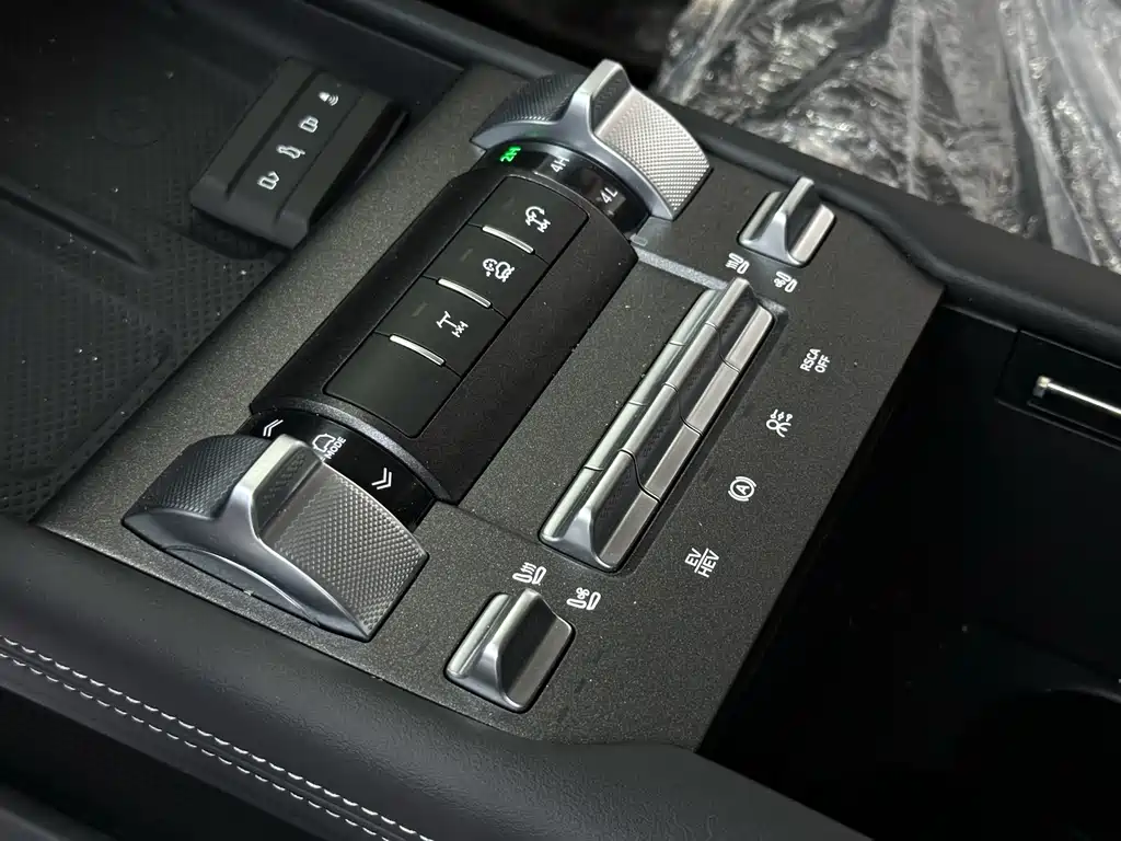 TANK TANK 300 NEW ENERGY