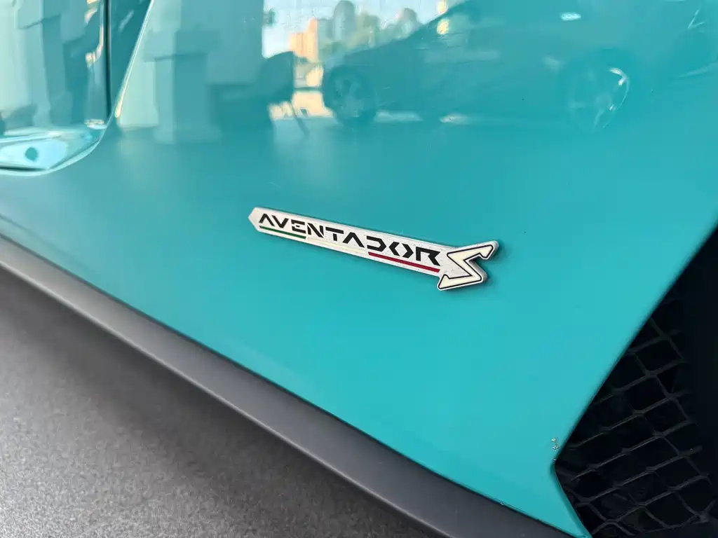Lamborghini Aventador — миниатюра 12